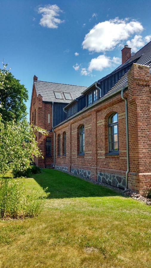 Gutshaus Altbauhof Apartment Dargun Bagian luar foto